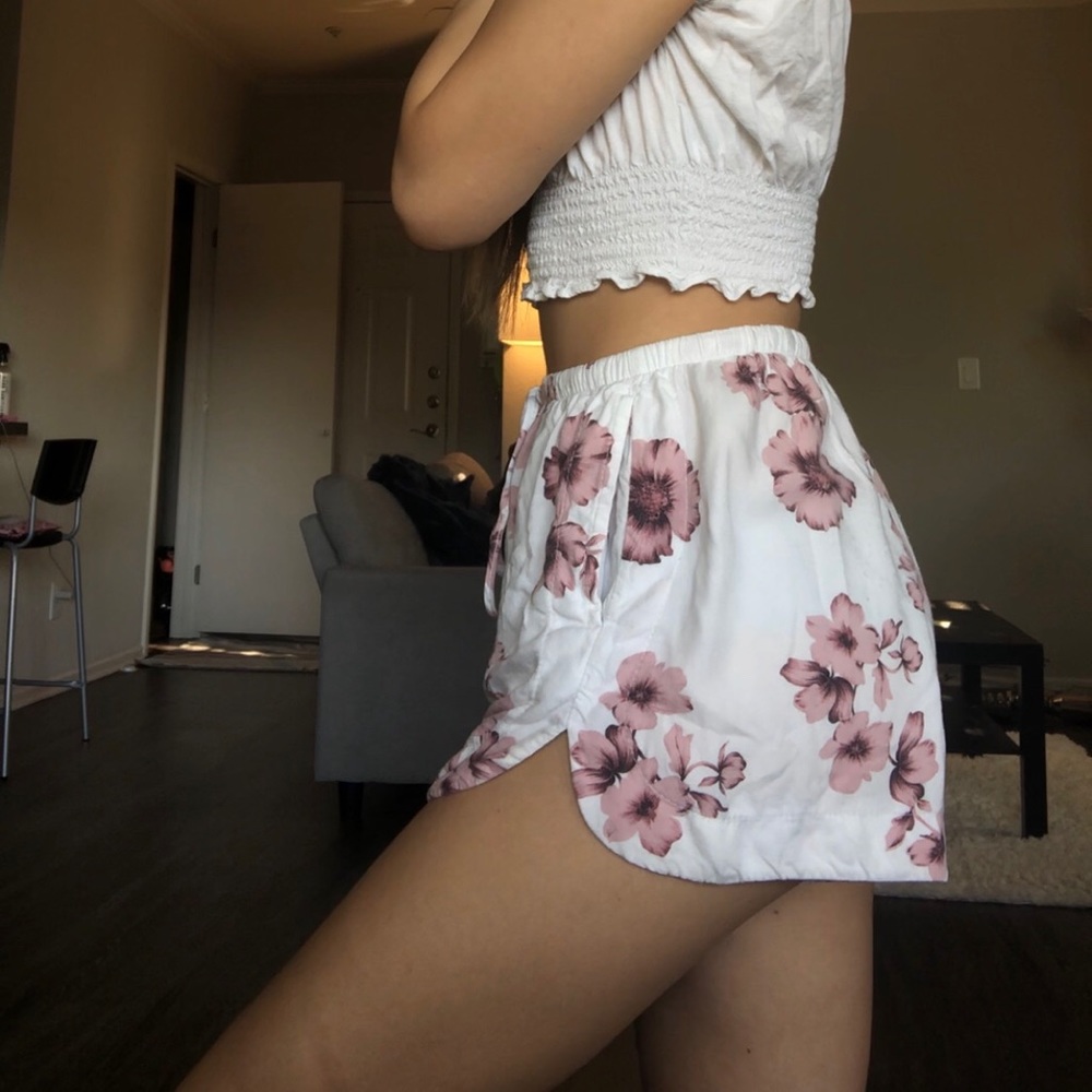 Pink & White Floral Eve Shorts | Brandy Melville